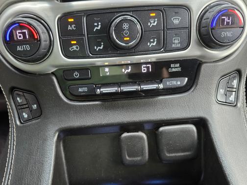 Gold 2017 GMC Yukon XL SLT