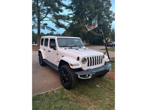 Photo 3 of 4 of 2022 Jeep Wrangler Unlimited 4xe Sahara