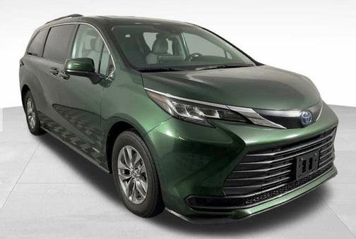 Green 2021 Toyota Sienna LE 8 Passenger