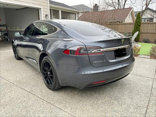 2016 Tesla Model S 90D