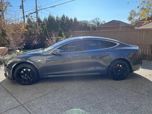 2016 Tesla Model S 90D