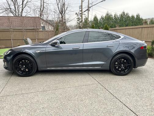 2016 Tesla Model S 90D