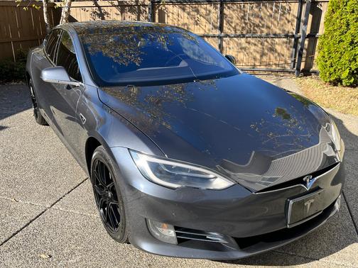 2016 Tesla Model S 90D