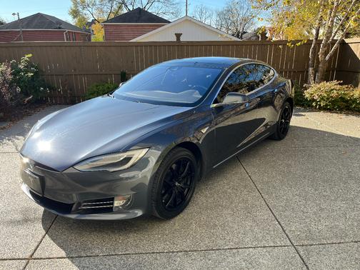 2016 Tesla Model S 90D