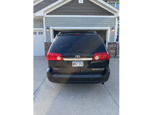 2010 Toyota Sienna XLE Limited