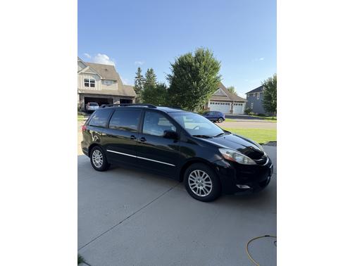 2010 Toyota Sienna XLE Limited