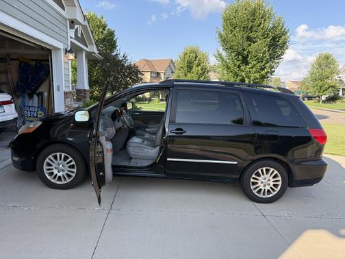 2010 Toyota Sienna XLE Limited