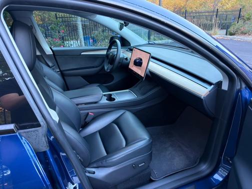 Blue 2024 Tesla Model Y Performance