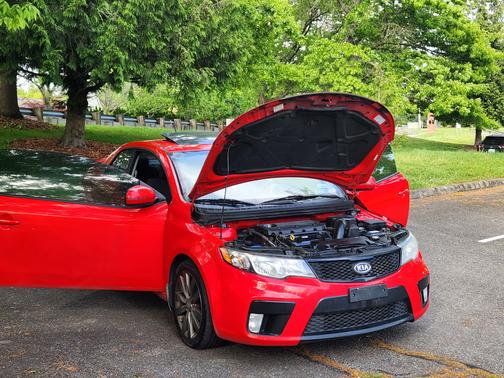 Red 2012 Kia Forte Koup SX