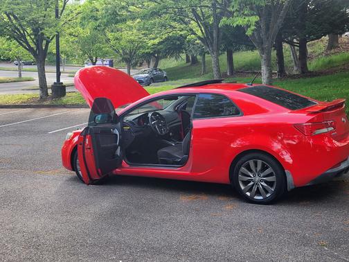 Red 2012 Kia Forte Koup SX