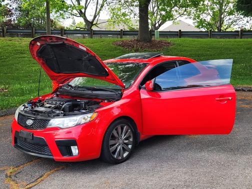 Red 2012 Kia Forte Koup SX