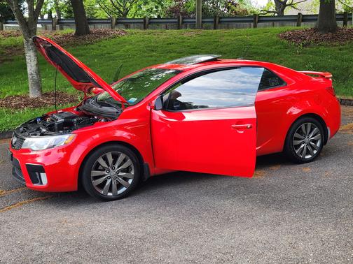 Red 2012 Kia Forte Koup SX