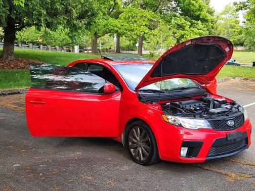 Red 2012 Kia Forte Koup SX