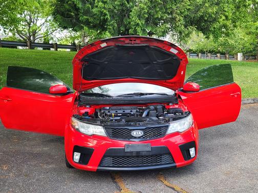 Red 2012 Kia Forte Koup SX