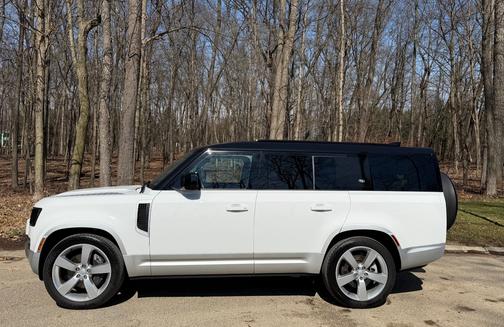 2023 Land Rover Defender First Edition