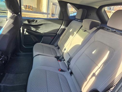 Gray 2022 Ford Escape SE Hybrid