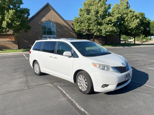 2011 Toyota Sienna XLE