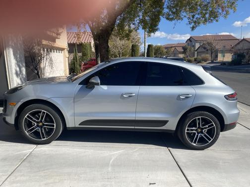 2021 Porsche Macan Macan
