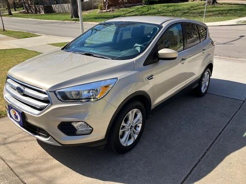 Gold 2017 Ford Escape SE