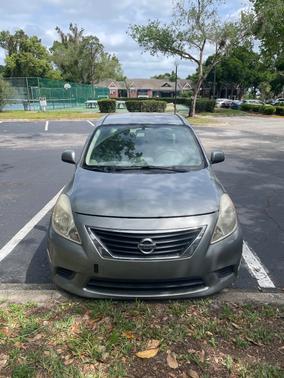 Gray 2012 Nissan Versa 1.6 SV