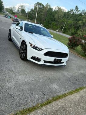 White 2015 Ford Mustang GT