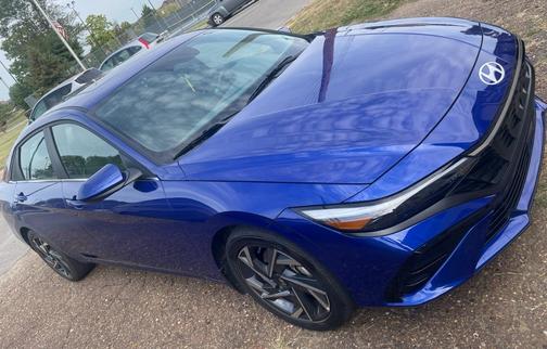 2024 Hyundai ELANTRA SEL