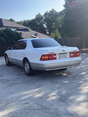 2000 Lexus LS 400 LS