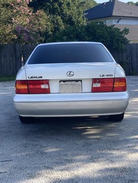 2000 Lexus LS 400 LS