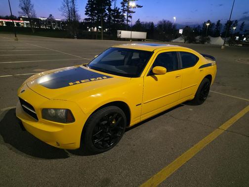 Yellow 2006 Dodge Charger R/T
