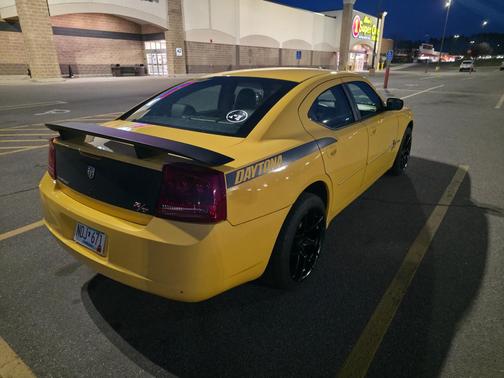 Yellow 2006 Dodge Charger R/T
