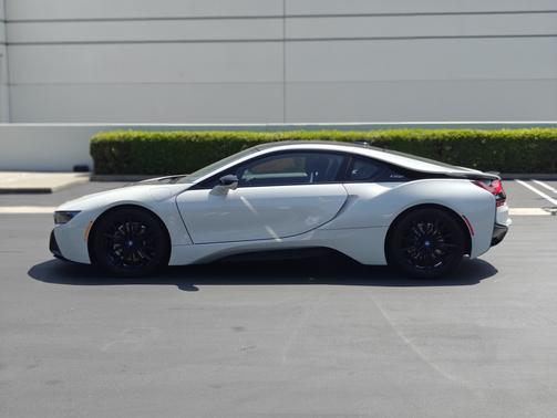 2020 BMW i8 Base