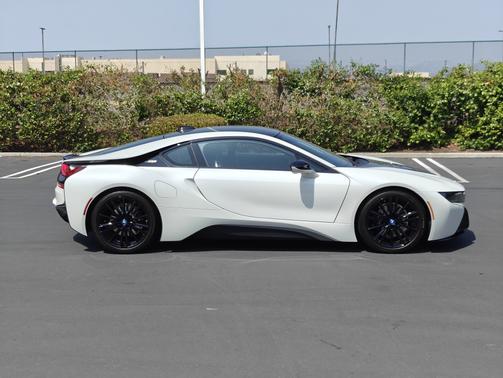 2020 BMW i8 Base