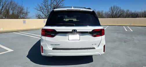 White 2025 Honda Odyssey Elite