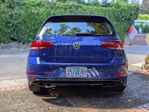 Blue 2018 Volkswagen Golf R 4-Door w/DCC & Navigation