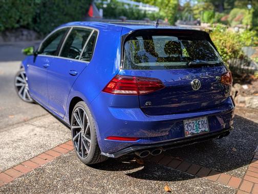Blue 2018 Volkswagen Golf R 4-Door w/DCC & Navigation