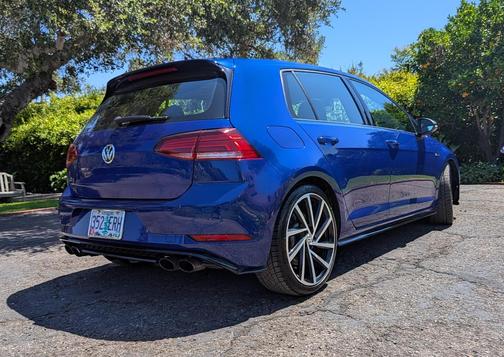 Blue 2018 Volkswagen Golf R 4-Door w/DCC & Navigation