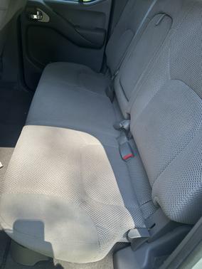 Silver 2005 Nissan Frontier SE Crew Cab