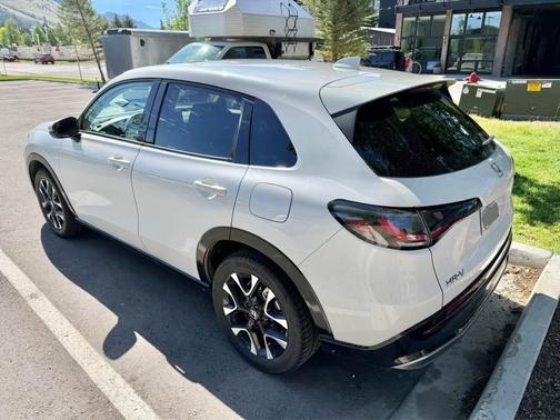 White 2026 Honda HR-V EX-L AWD