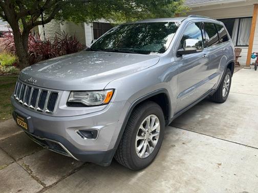 Silver 2015 Jeep Grand Cherokee Limited