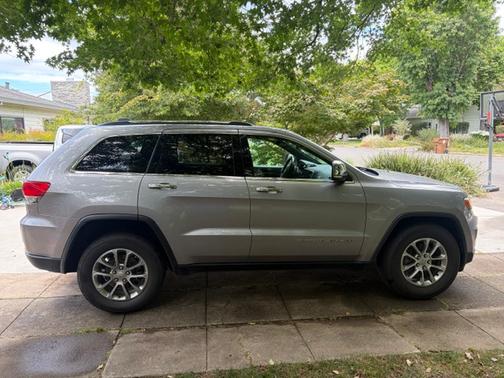 Silver 2015 Jeep Grand Cherokee Limited