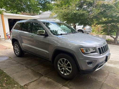 Silver 2015 Jeep Grand Cherokee Limited