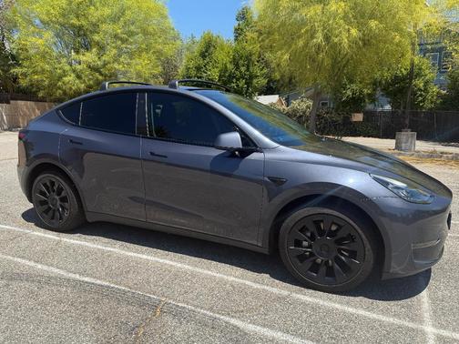 Gray 2022 Tesla Model Y Long Range