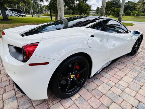 2017 Ferrari 488 GTB Base