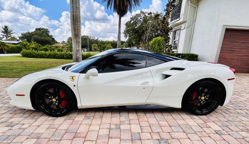 2017 Ferrari 488 GTB Base