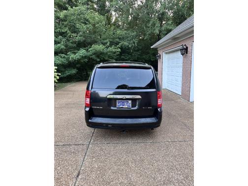 2010 Chrysler Town & Country Touring
