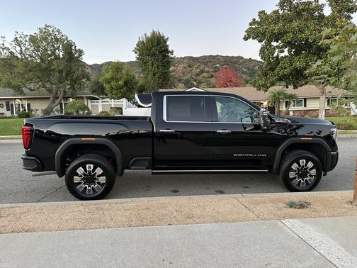 2024 GMC Sierra 2500 Denali