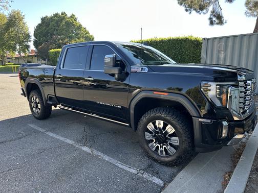 Black 2024 GMC Sierra 2500 Denali