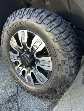 Black 2024 GMC Sierra 2500 Denali