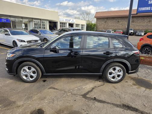 Black 2023 Honda HR-V LX