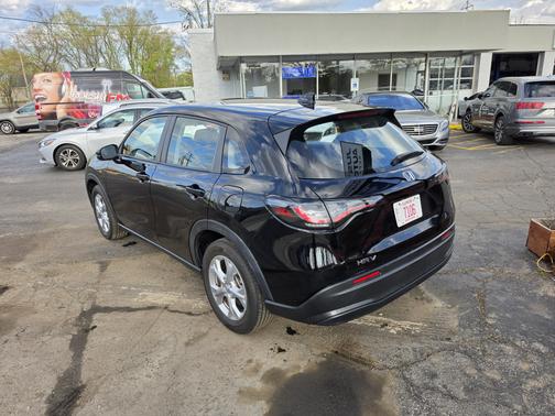 Black 2023 Honda HR-V LX